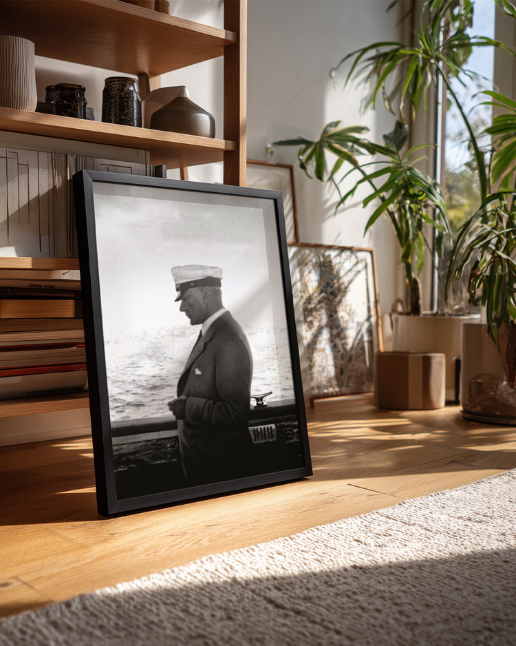 Asaletin Simgesi: Beyaz Şapkalı Atatürk Poster Tablosu