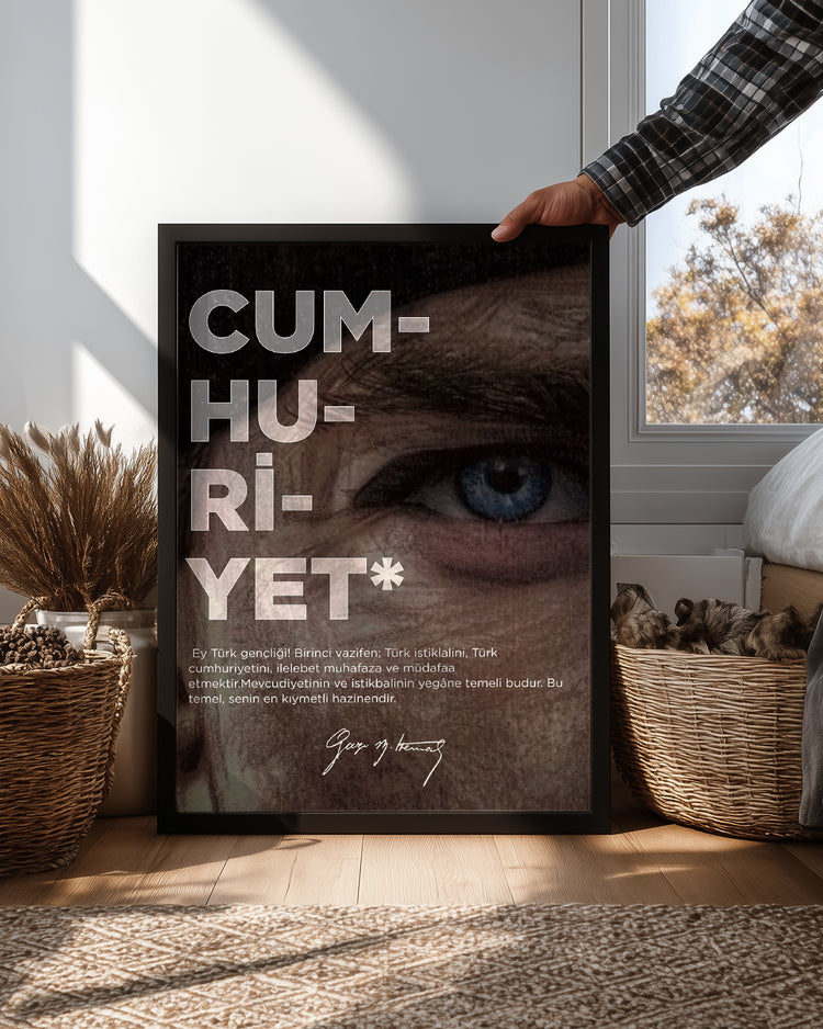 Cumhuriyetin Gözü – Özgürlüğün İzinde Atatürk Poster Tablosu