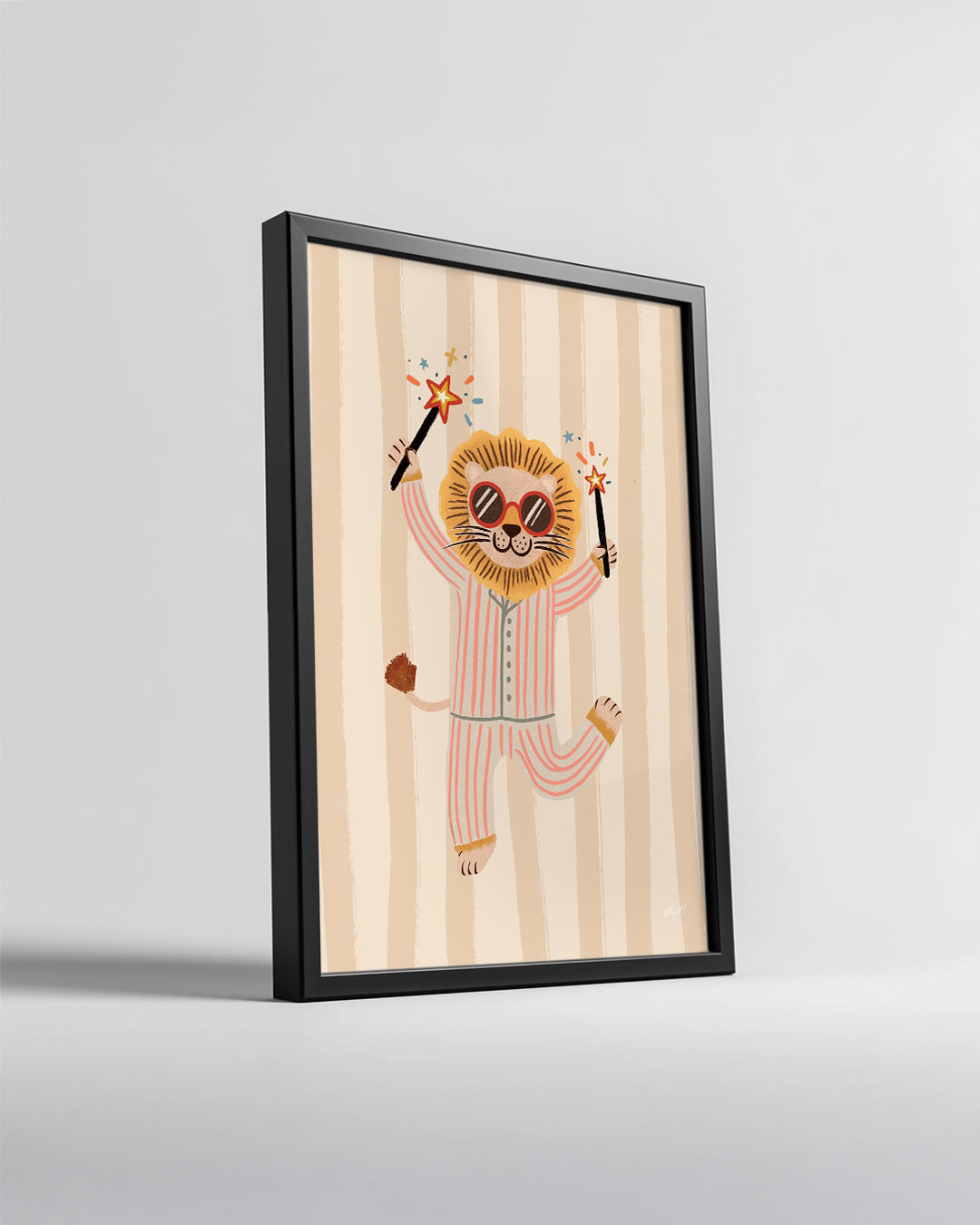Aslan Pijama Giyiyor - Eğlenceli Ve Renkli Sihir Gösterisi Poster Tablosu
