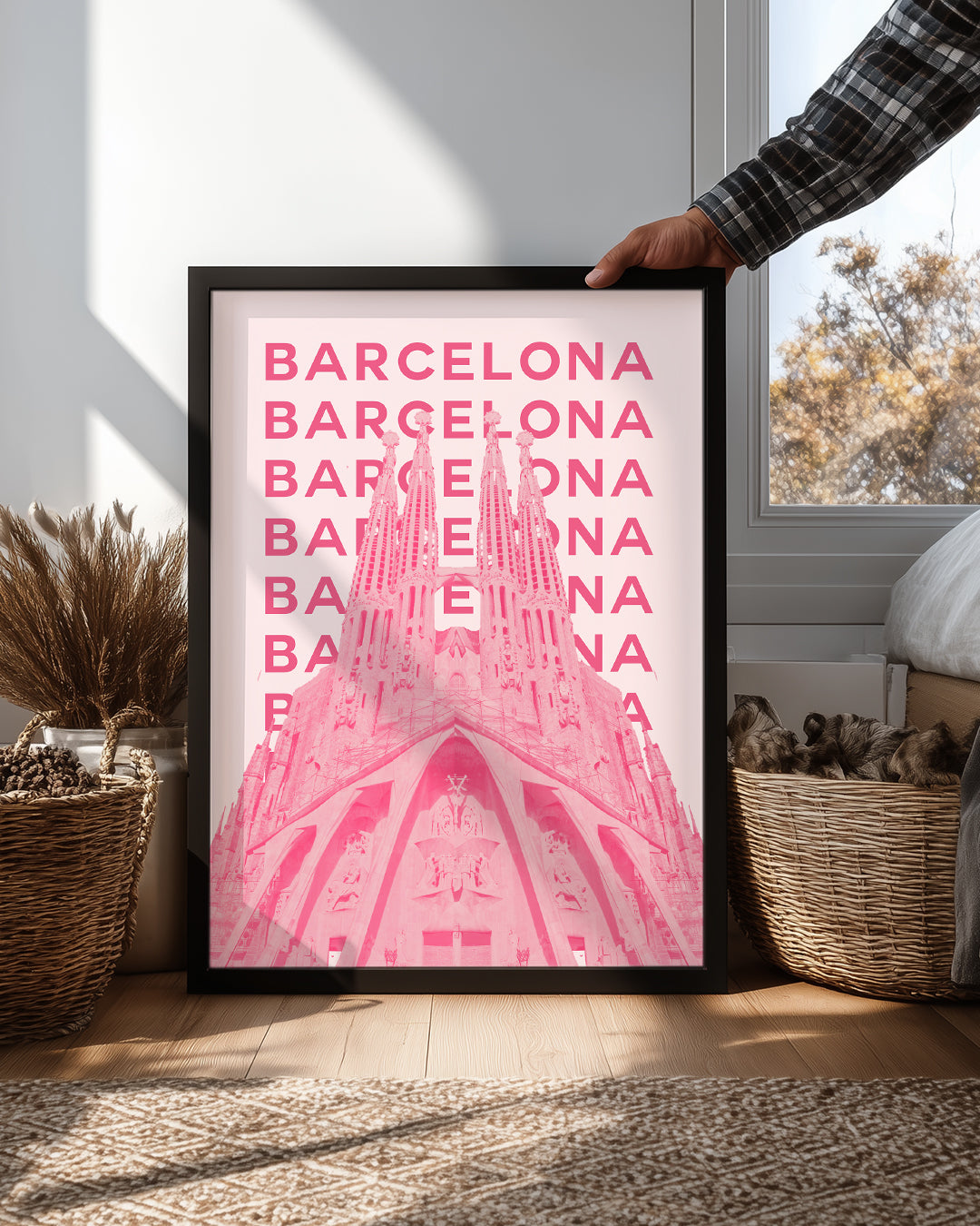 Barselona Rüyası - Pembe Gotik Yapı Poster Tablosu
