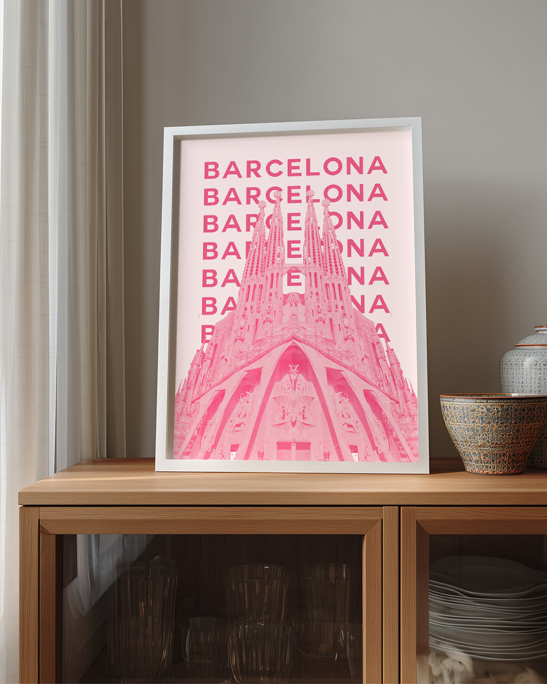 Barselona Rüyası - Pembe Gotik Yapı Poster Tablosu