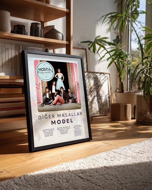 Diğer Masallar - Model Poster Tablosu