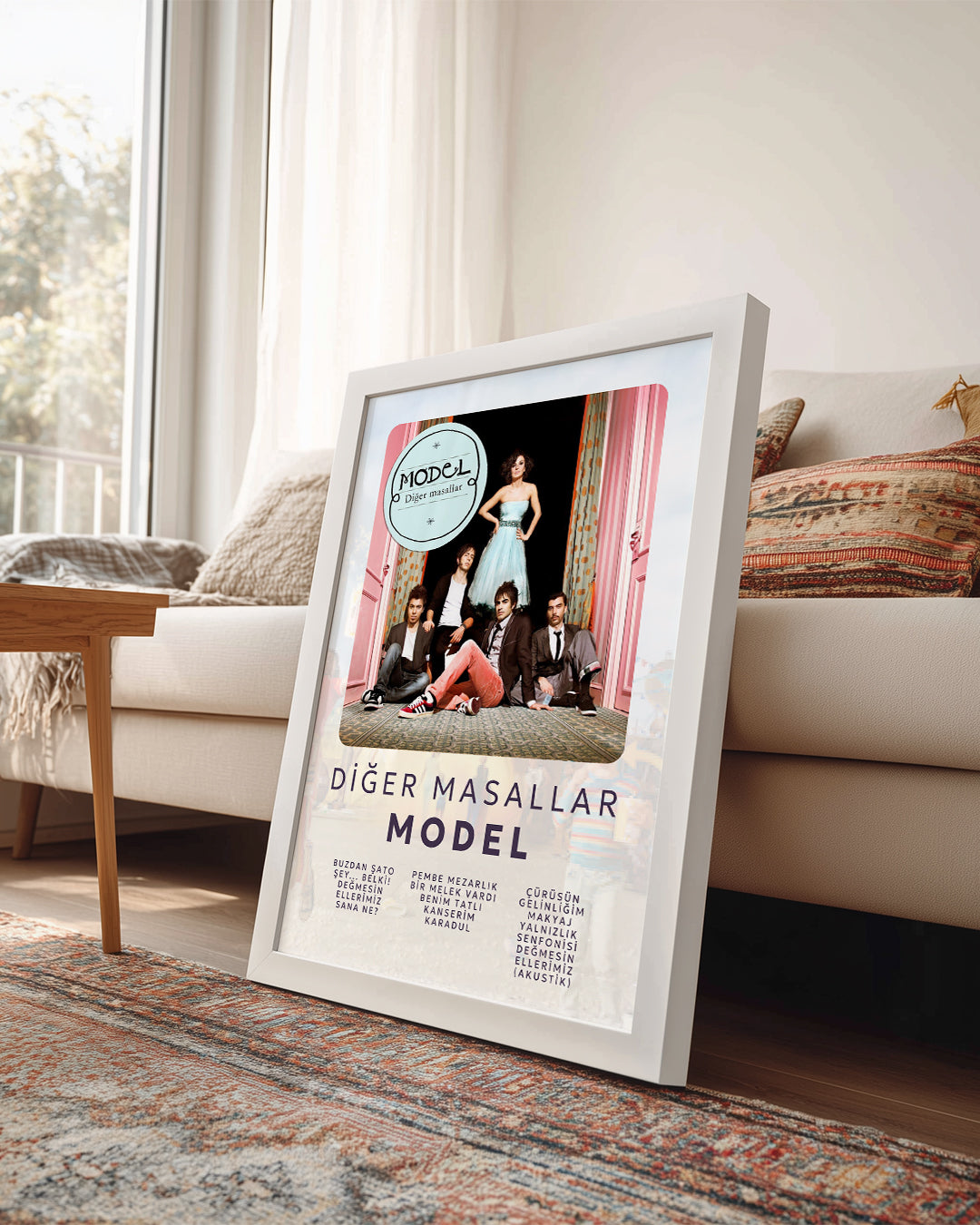 Diğer Masallar - Model Poster Tablosu
