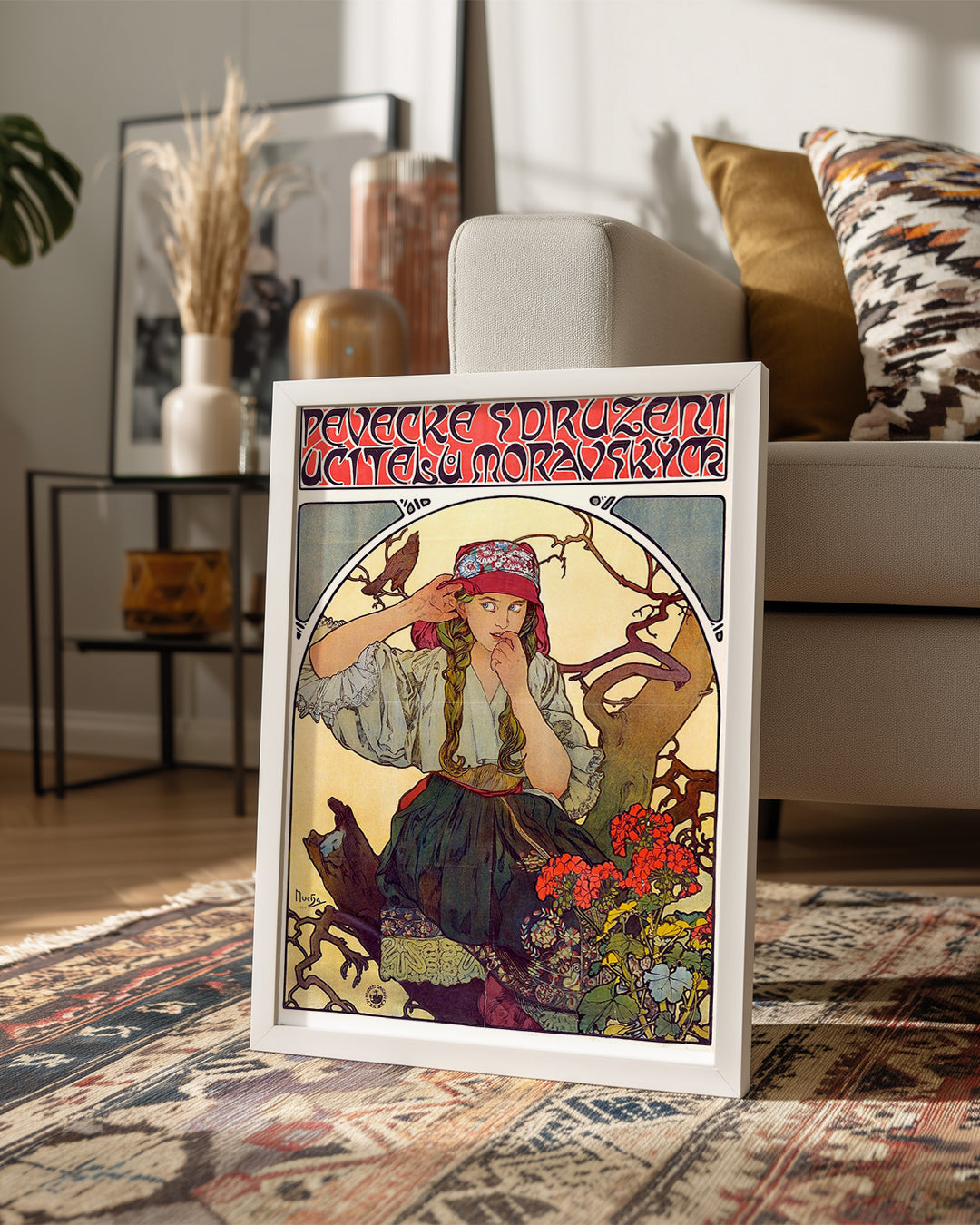 Geleneksel Kıyafetli Kadın - Doğal Güzellik ve Bitki Teması Poster Tablosu