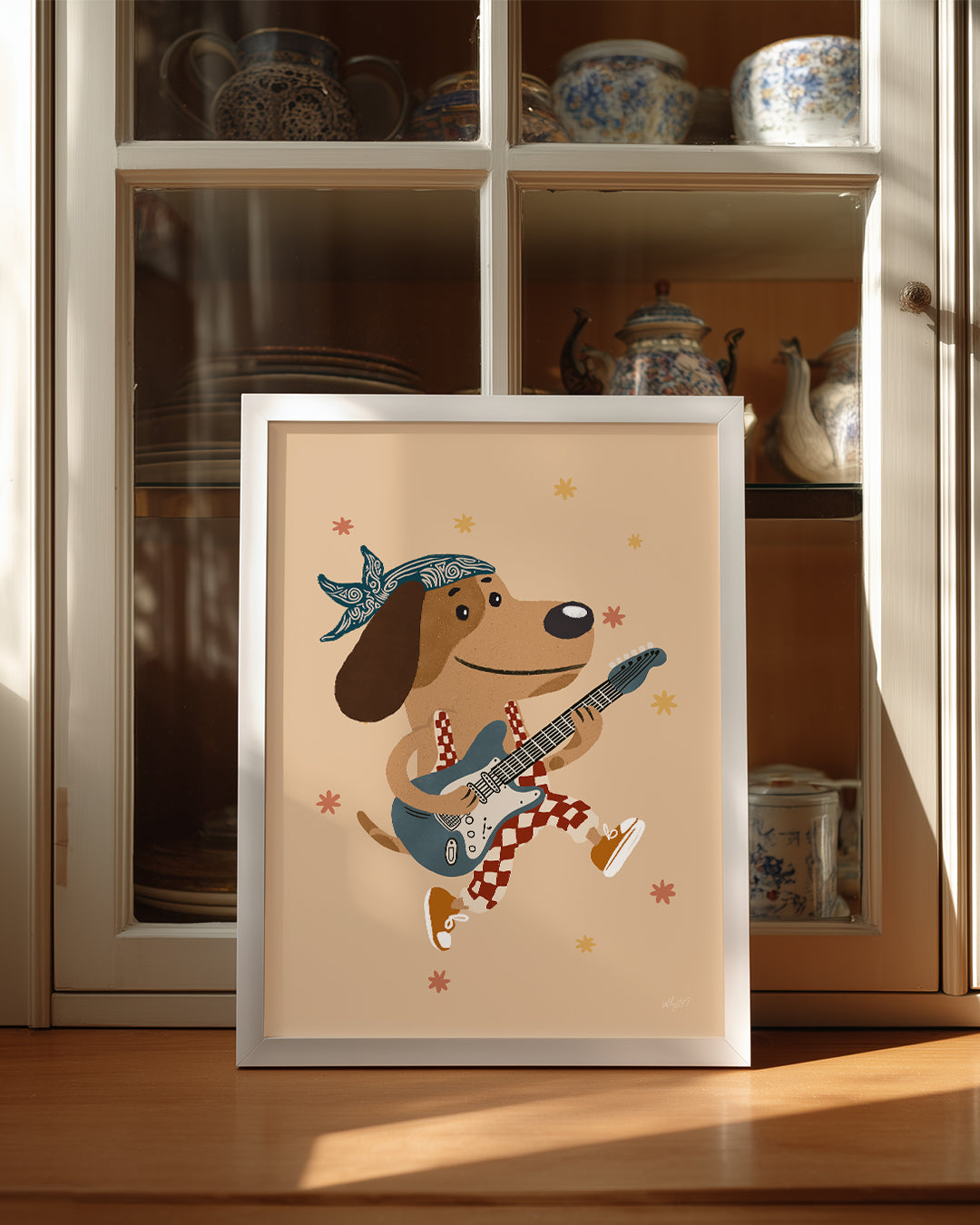 Gitar Çalan Köpek - Neşeli Müzik ve Renkli Animasyon Poster Tablosu