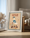 Kaz Scooter Üzerinde - Eğlenceli ve Şirin Bir Seyahat Teması Poster Tablosu