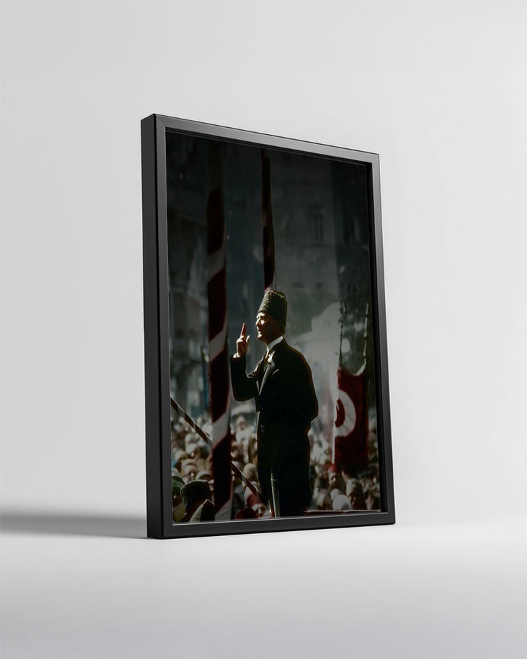 Millete Sesleniş: Konuşan Atatürk Poster Tablosu