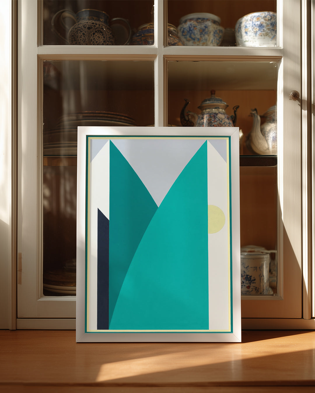 Modern Dağ Manzarası - Geometrik Şekillerle Abartılmış Renkler Poster Tablosu