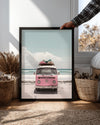 Sahilde Pembe Araba Poster Tablosu
