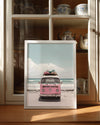 Sahilde Pembe Araba Poster Tablosu
