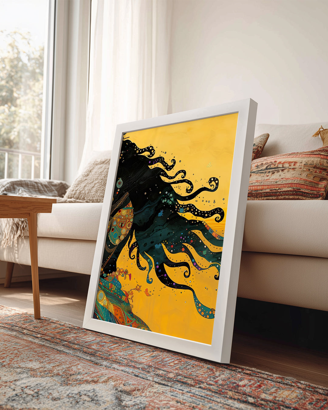 Tanrıça Silueti - Renkli Desenli Giysiyle Şık Tasarım Poster Tablosu