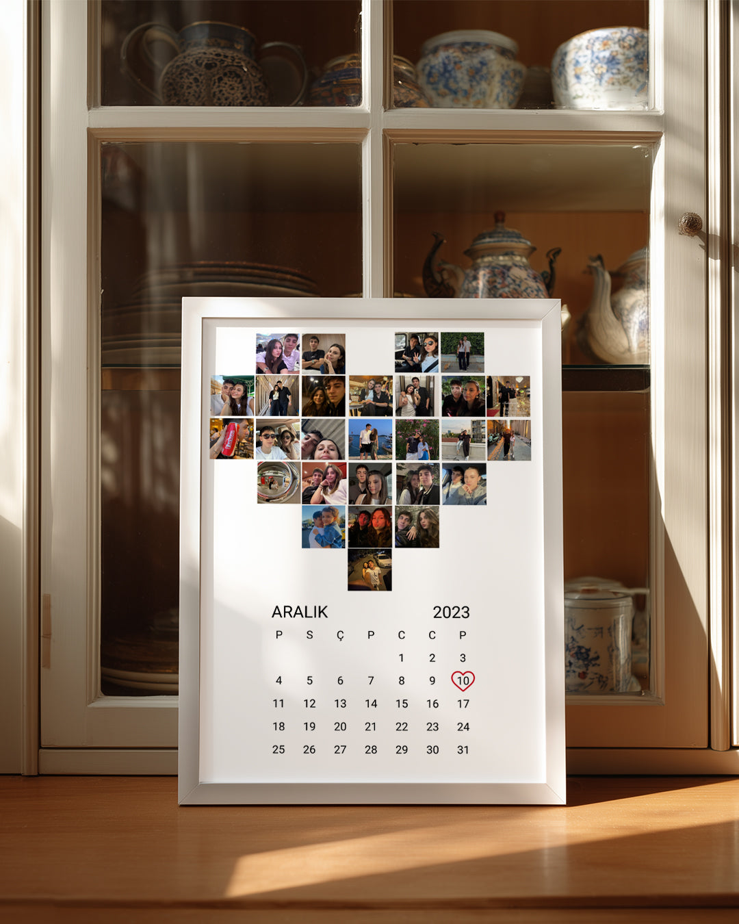 Fotoğraflı Ve Tarihli Kalp Şeklinde Poster Tablo